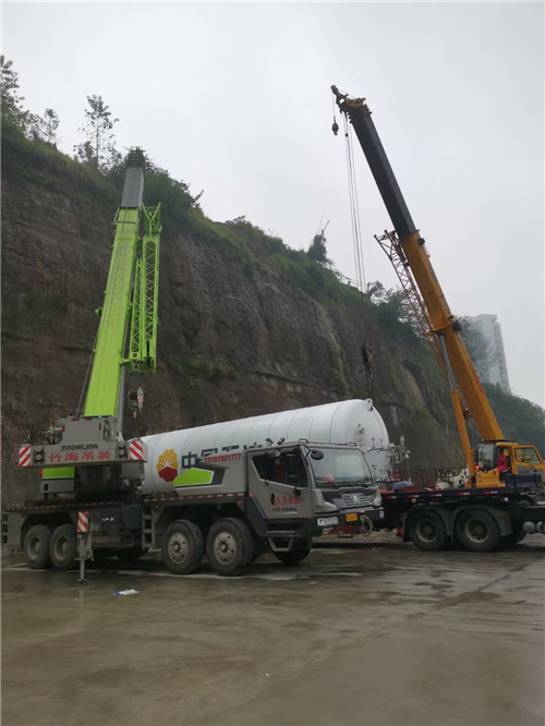 垣曲县“不怕风雨冻”—— 吊车的 “恶劣环境适应” 技术